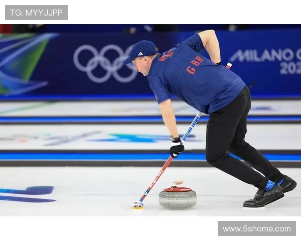 瑞典三届两冠冰壶再登顶荣光