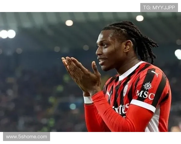 法尔克：拜仁未联系莱奥 去年曾否决签约